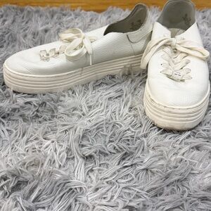 Sam Edelman Pippy White Platform Lace-Up Sneakers